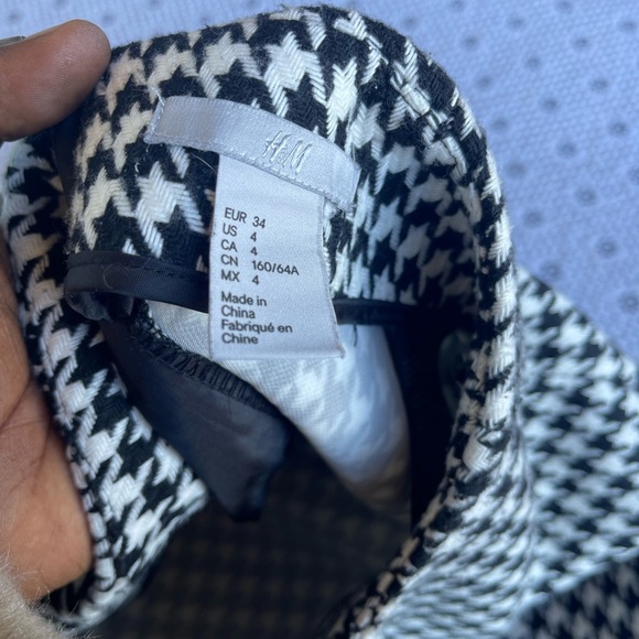 H & M houndstooth mini skirt - Picture 6 of 7